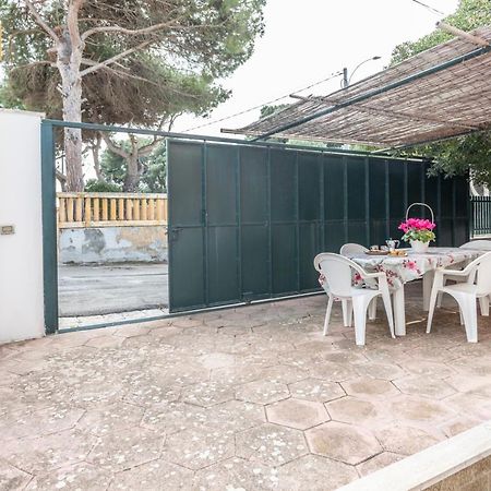 Villetta Bianca Sulla Spiaggia - Apulia Home غالّيبولي المظهر الخارجي الصورة