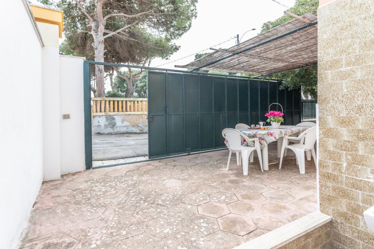 Villetta Bianca Sulla Spiaggia - Apulia Home غالّيبولي المظهر الخارجي الصورة