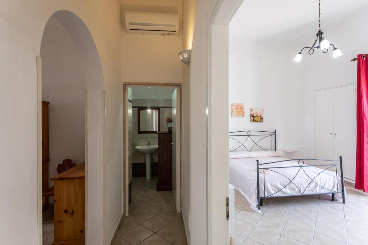 Villetta Bianca Sulla Spiaggia - Apulia Home غالّيبولي المظهر الخارجي الصورة