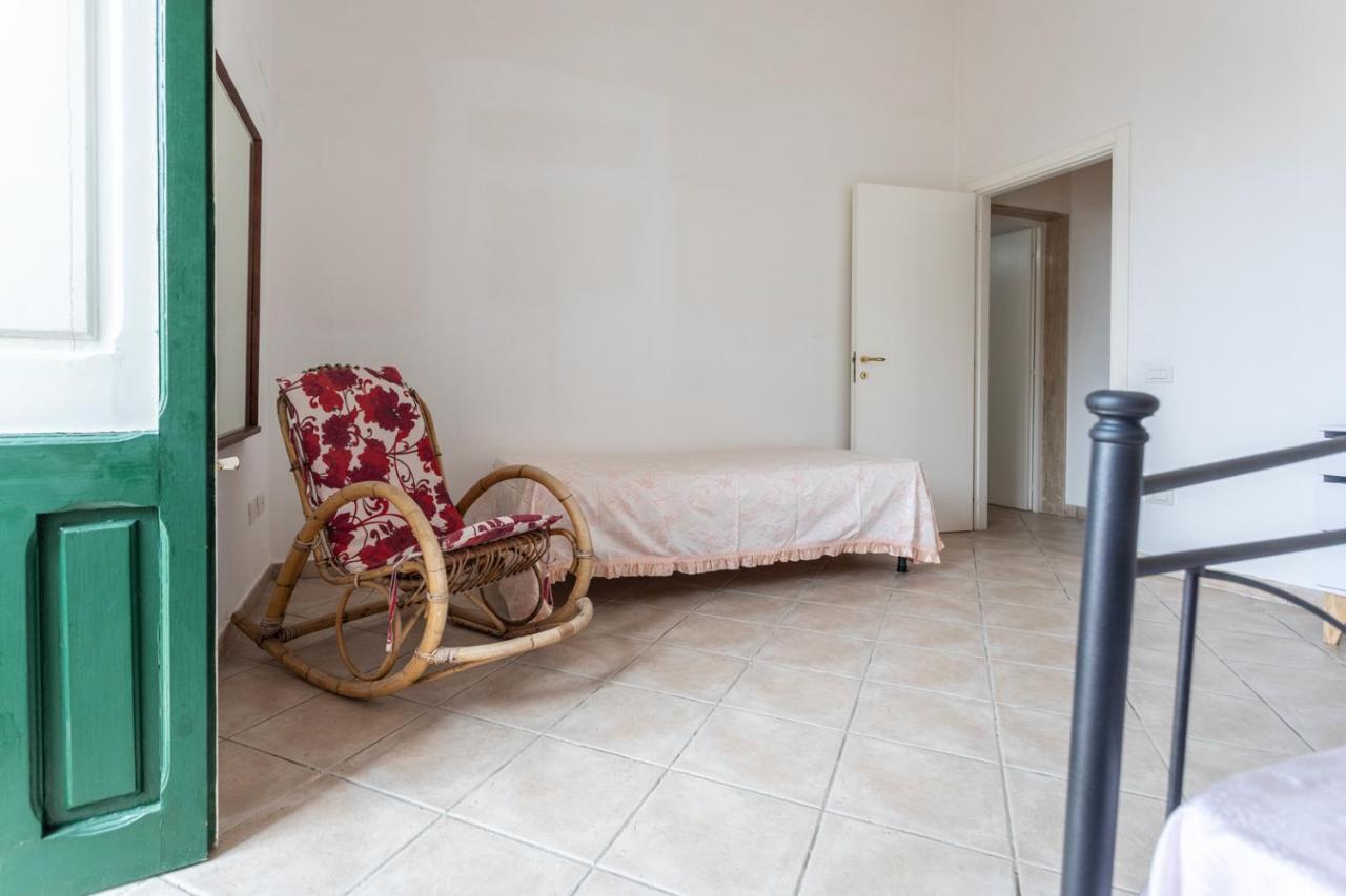 Villetta Bianca Sulla Spiaggia - Apulia Home غالّيبولي المظهر الخارجي الصورة