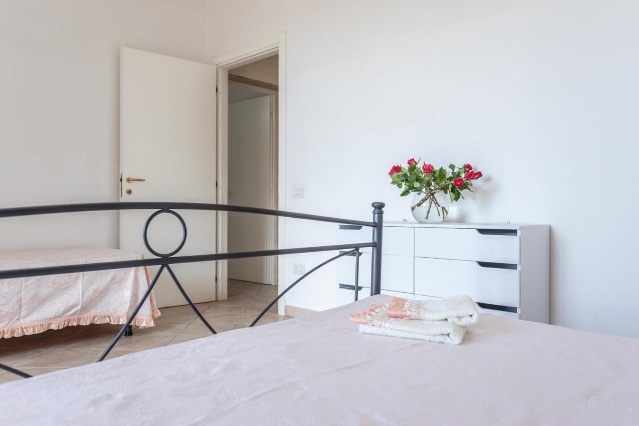 Villetta Bianca Sulla Spiaggia - Apulia Home غالّيبولي المظهر الخارجي الصورة