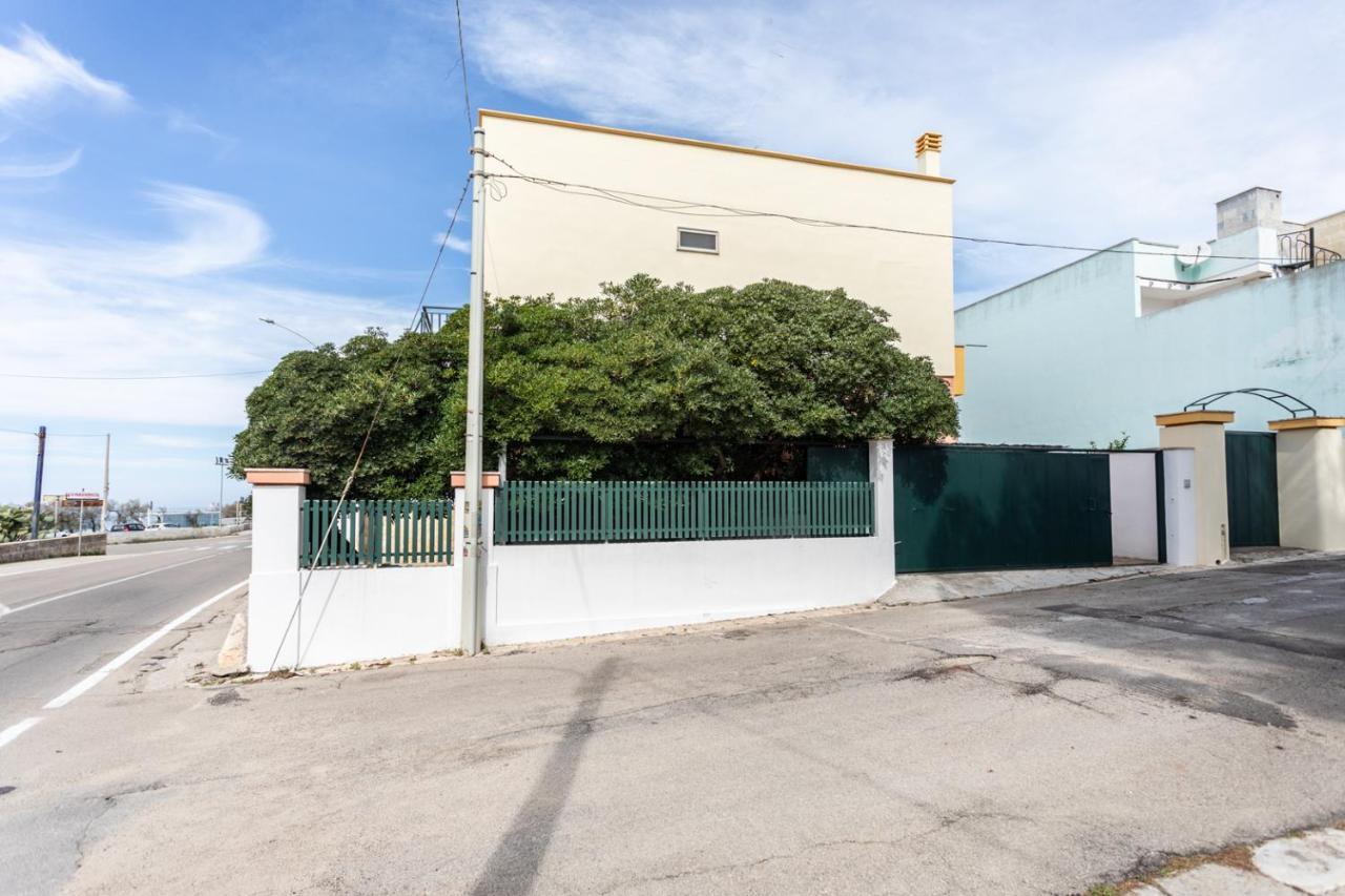 Villetta Bianca Sulla Spiaggia - Apulia Home غالّيبولي المظهر الخارجي الصورة